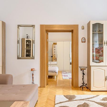 Brasov Centrul Vechi - 67Sqm - 2Min To Counsel Square Lejlighed Eksteriør billede