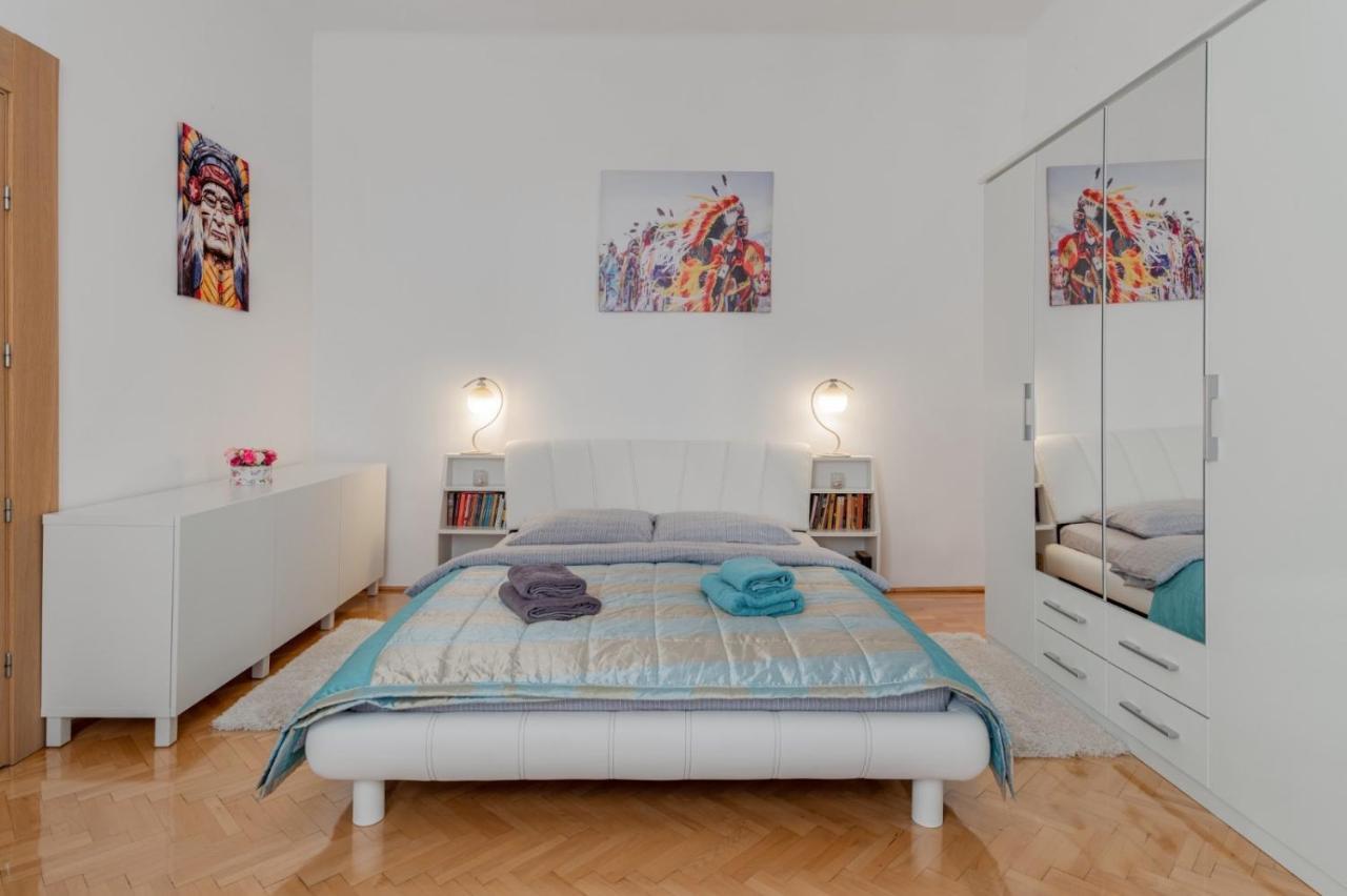 Brasov Centrul Vechi - 67Sqm - 2Min To Counsel Square Lejlighed Eksteriør billede