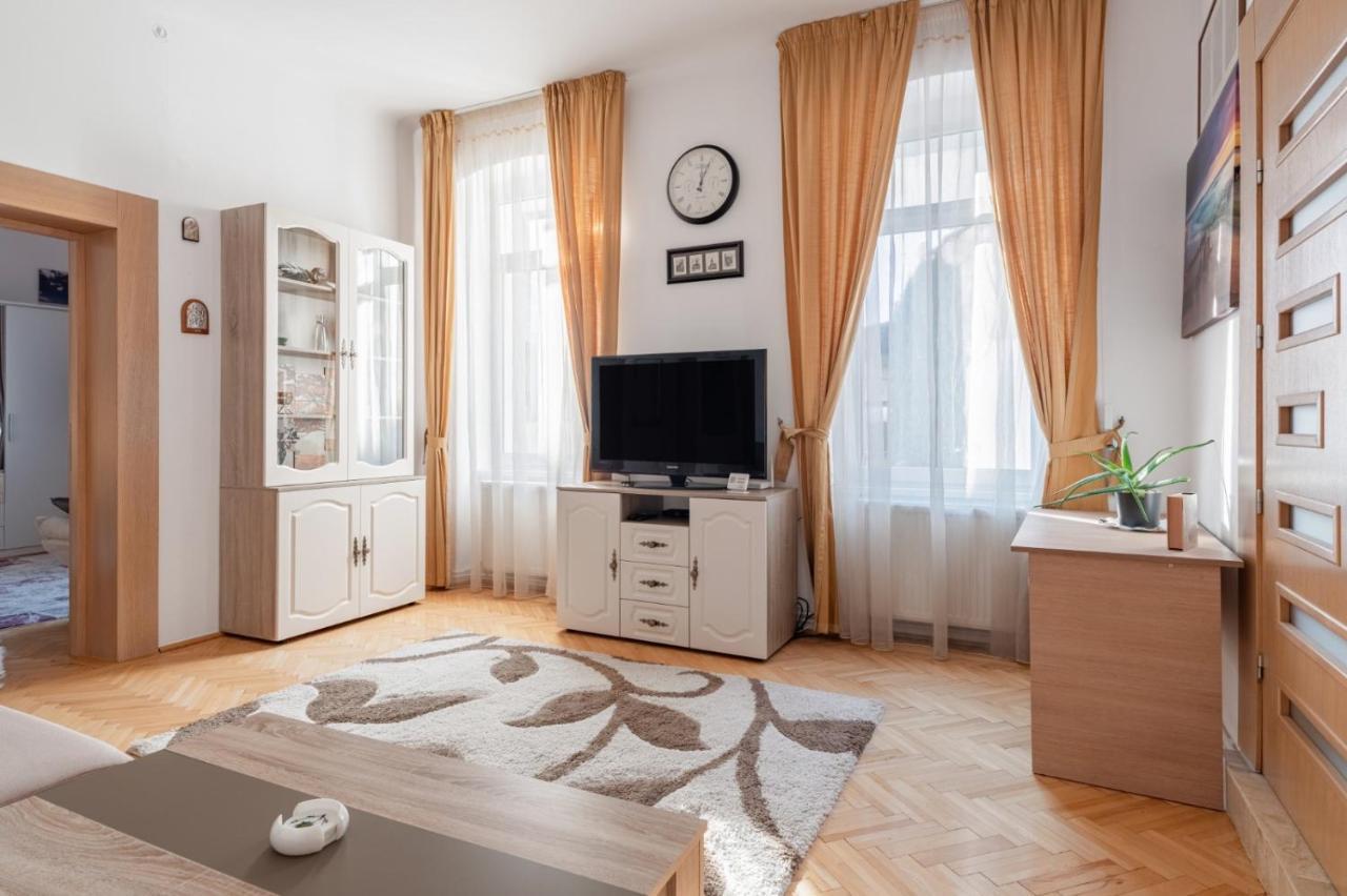 Brasov Centrul Vechi - 67Sqm - 2Min To Counsel Square Lejlighed Eksteriør billede