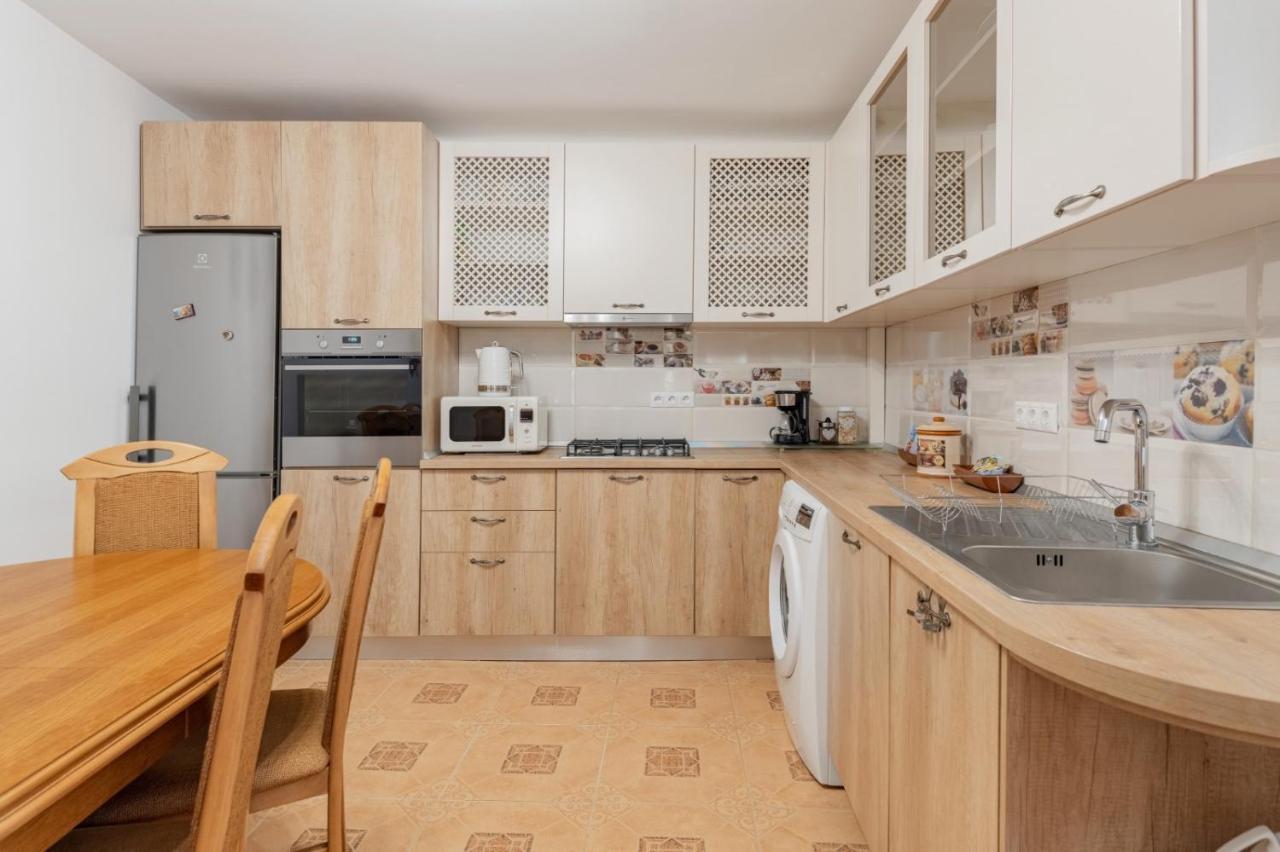 Brasov Centrul Vechi - 67Sqm - 2Min To Counsel Square Lejlighed Eksteriør billede