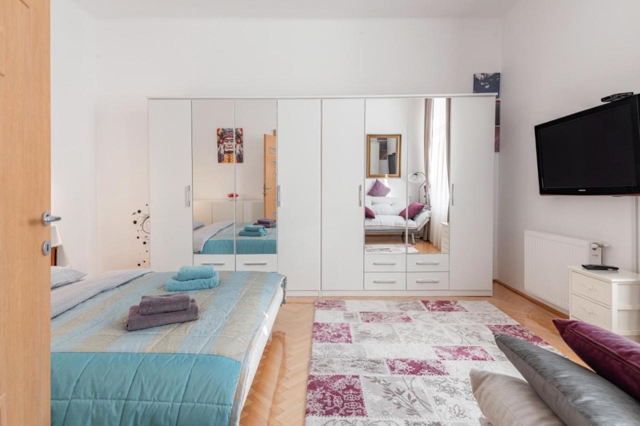 Brasov Centrul Vechi - 67Sqm - 2Min To Counsel Square Lejlighed Eksteriør billede