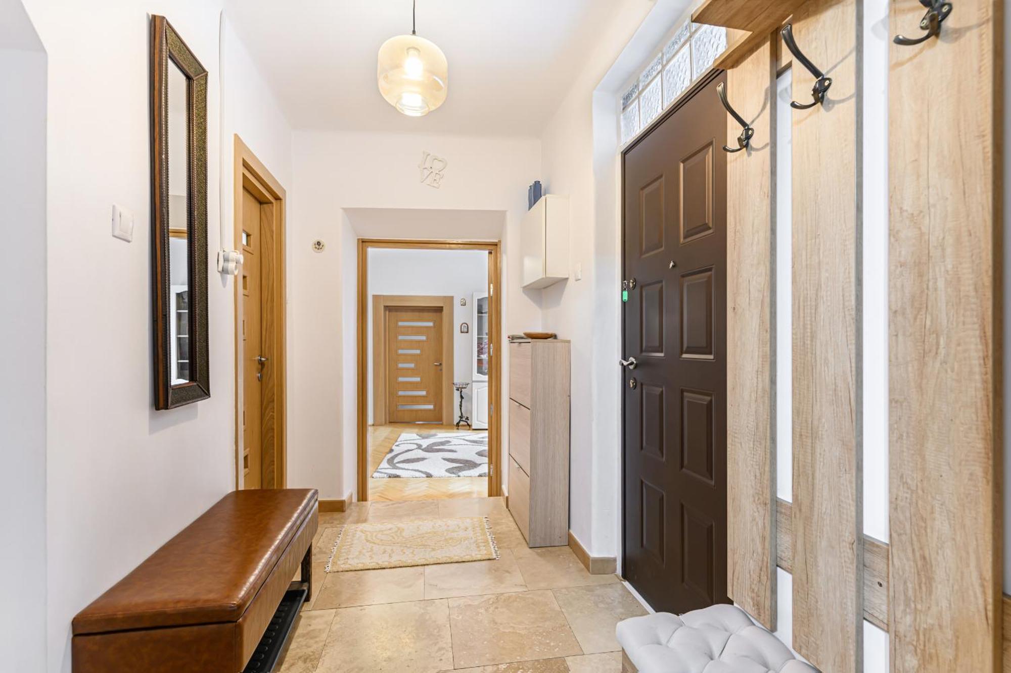 Brasov Centrul Vechi - 67Sqm - 2Min To Counsel Square Lejlighed Eksteriør billede