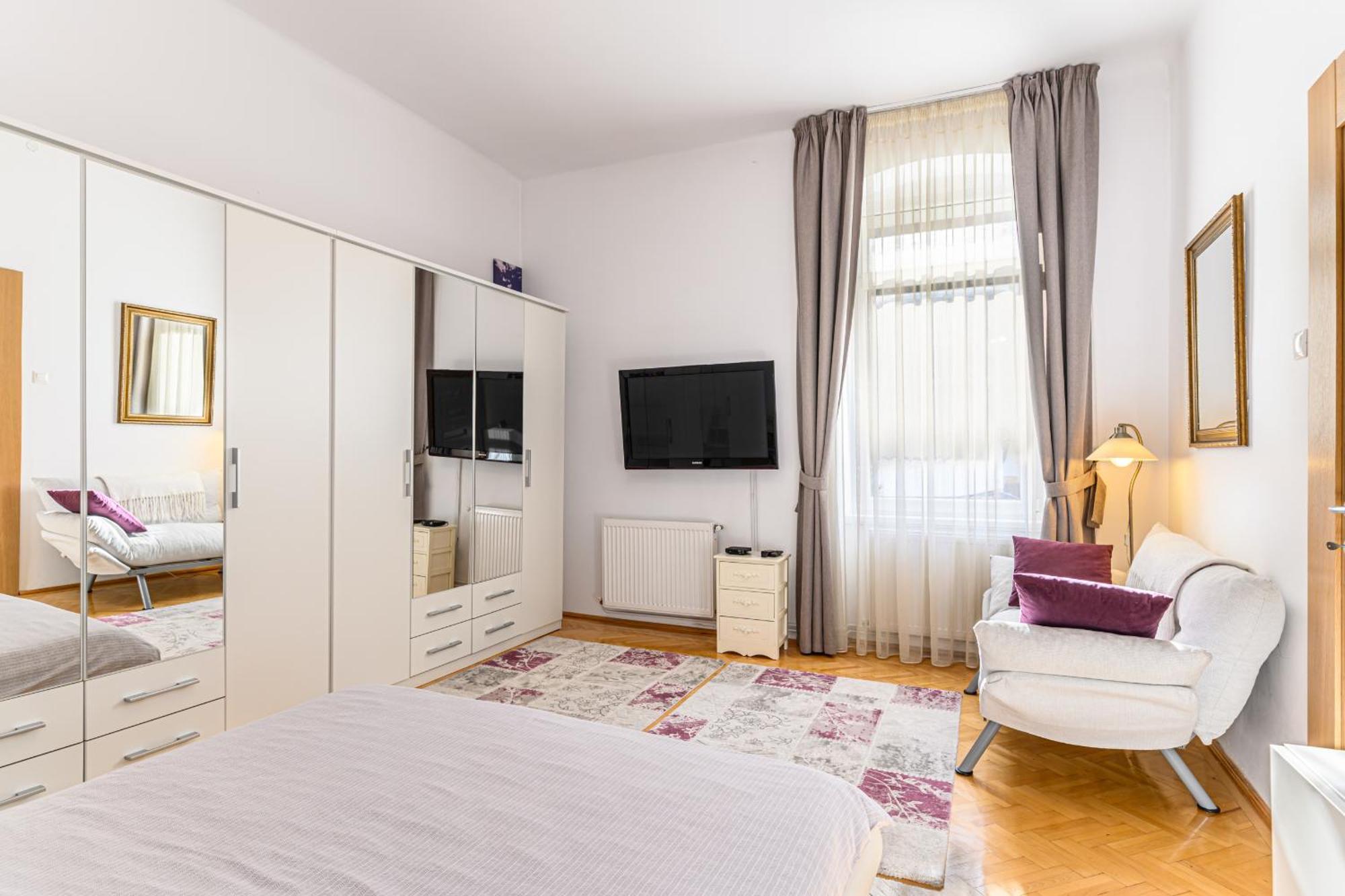 Brasov Centrul Vechi - 67Sqm - 2Min To Counsel Square Lejlighed Eksteriør billede