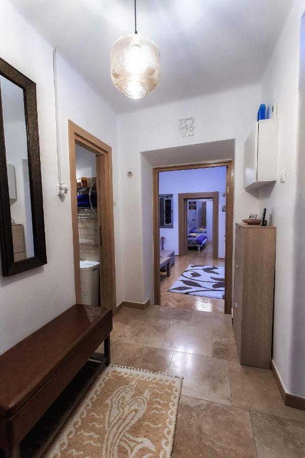 Brasov Centrul Vechi - 67Sqm - 2Min To Counsel Square Lejlighed Eksteriør billede