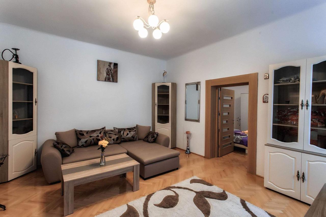Brasov Centrul Vechi - 67Sqm - 2Min To Counsel Square Lejlighed Eksteriør billede