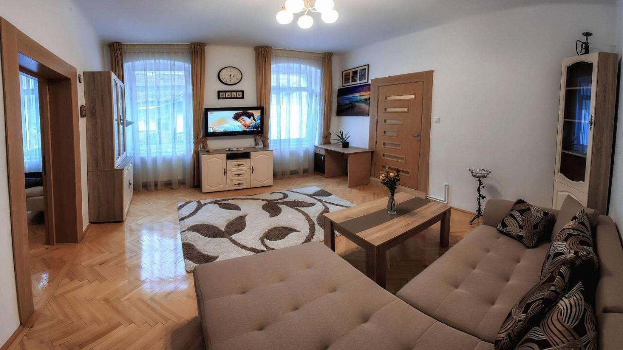 Brasov Centrul Vechi - 67Sqm - 2Min To Counsel Square Lejlighed Eksteriør billede