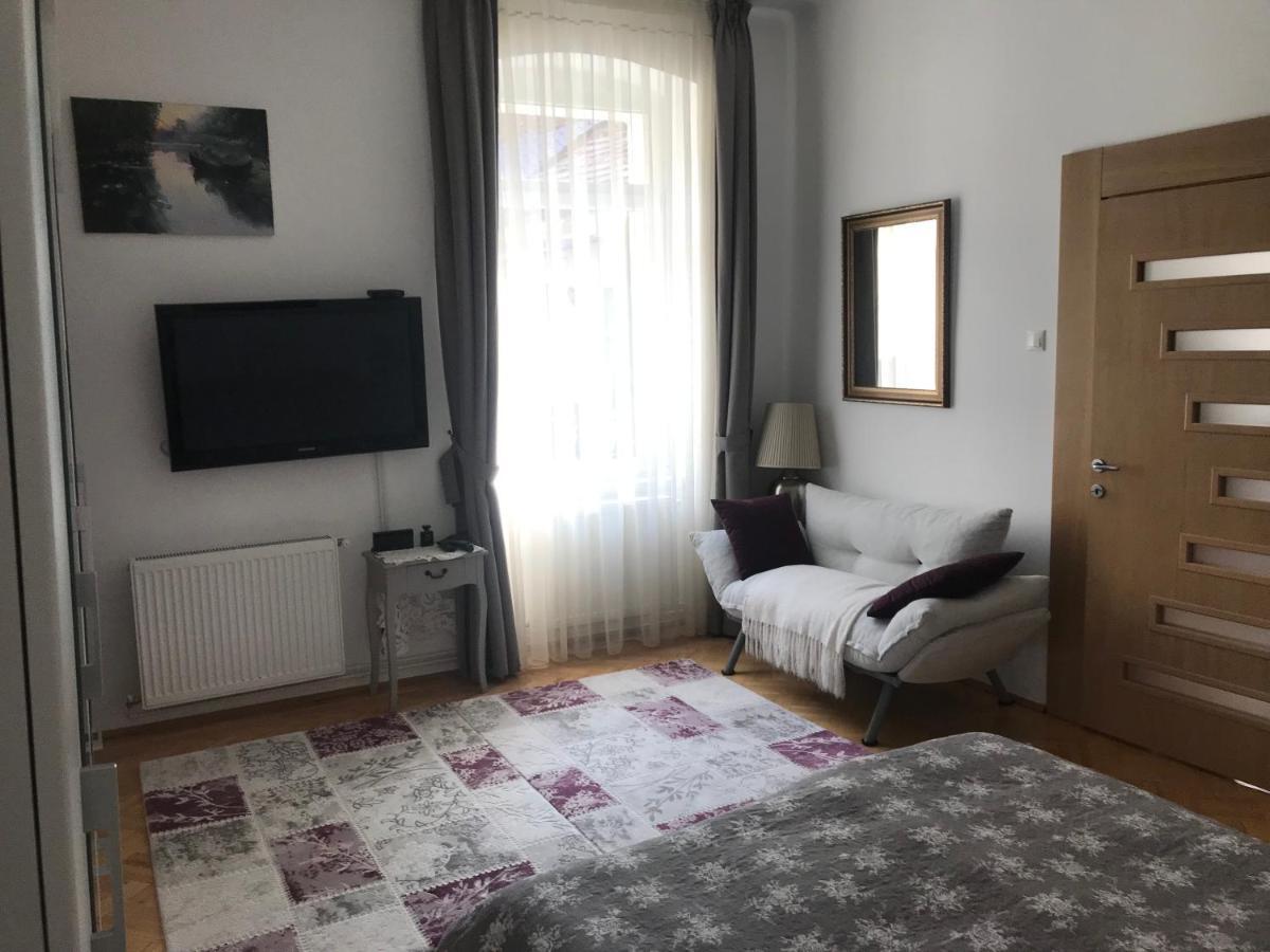 Brasov Centrul Vechi - 67Sqm - 2Min To Counsel Square Lejlighed Eksteriør billede